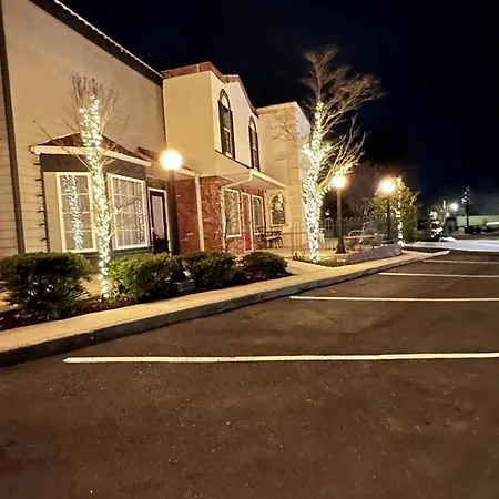 Haven At Hazel~Downtown Bungalow Demorest Exterior photo